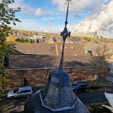 restauriertes Turmkreuz