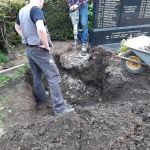 Die letzten Betonbrocken werden entfernt.