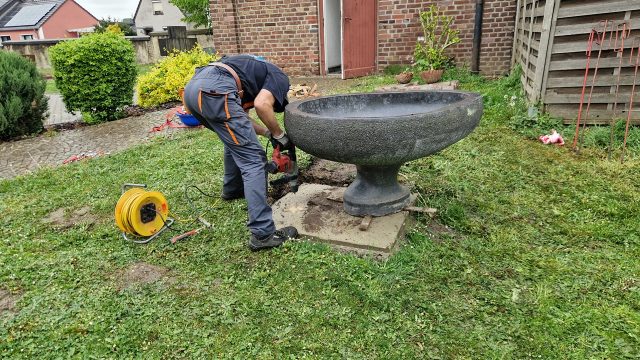 Montage auf den vorher fertiggestellten Fundament